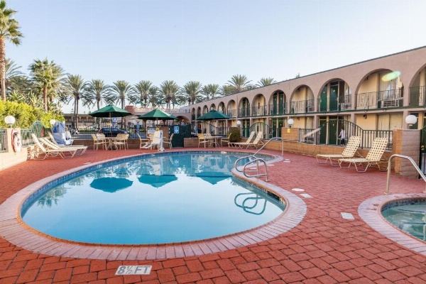 Kings Inn Anaheim at The Park & Convention Center Main image